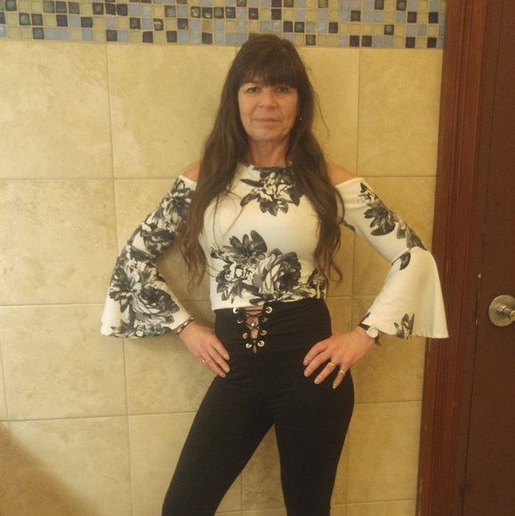 Meet your Posher, Michelle - Picture 1 of 1